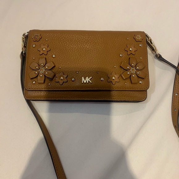 Micheal Kors Floral Embellished Pebbled Leather Convertible Crossbody Bag - Picture 2 of 6